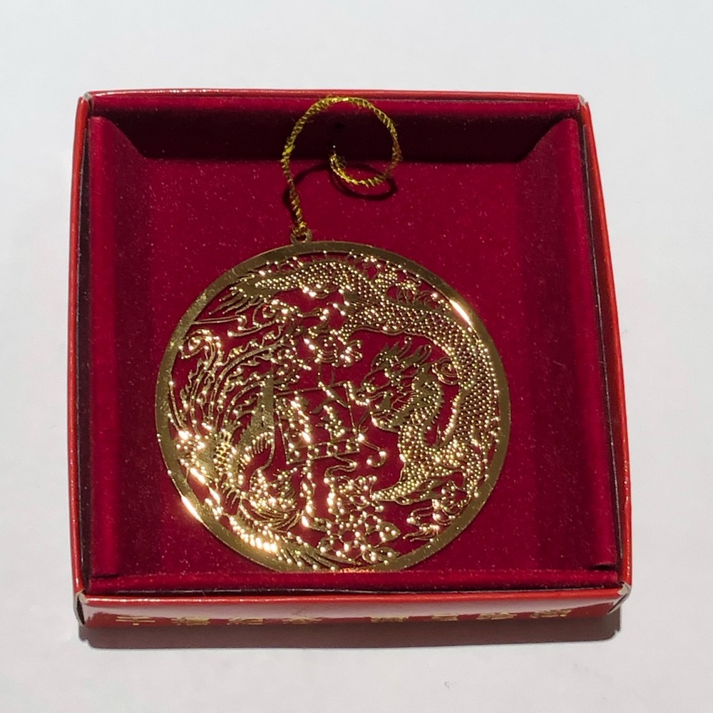 Millennium Commemorative Oriental New YorK Life Golden Metal Holiday Ornament